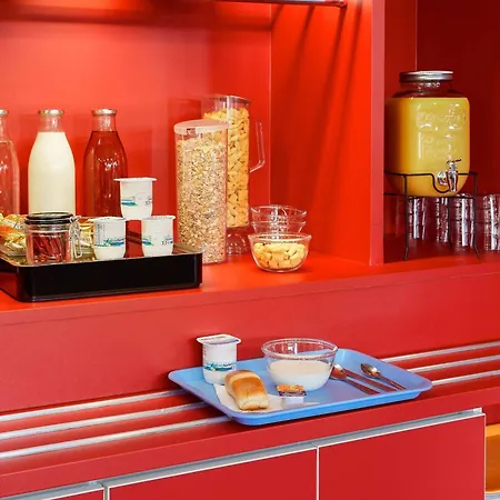 Hotelf1 Centre Courtine Gare Tgv Avignon