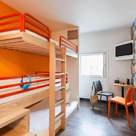 Hotelf1 Centre Courtine Gare Tgv Hotel *